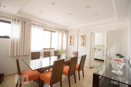 Apartamento à venda com 190m², 4 quartos e 4 vagas Apartamento à venda com 190m², 4 quartos e 4 vagasSala de Jantar