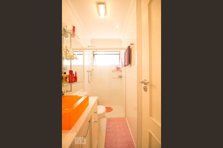 Apartamento à venda com 190m², 4 quartos e 4 vagas Apartamento à venda com 190m², 4 quartos e 4 vagasBanheiro