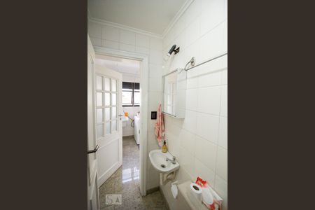 Apartamento à venda com 190m², 4 quartos e 4 vagas Apartamento à venda com 190m², 4 quartos e 4 vagasBanheiro de Serviço