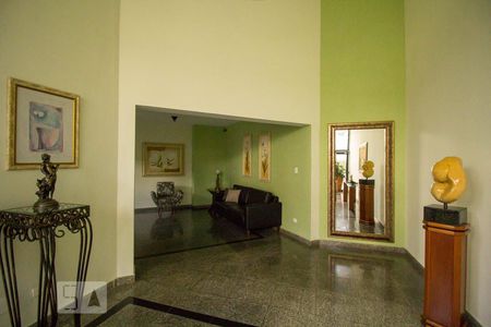 Apartamento à venda com 190m², 4 quartos e 4 vagas Apartamento à venda com 190m², 4 quartos e 4 vagasHall Social