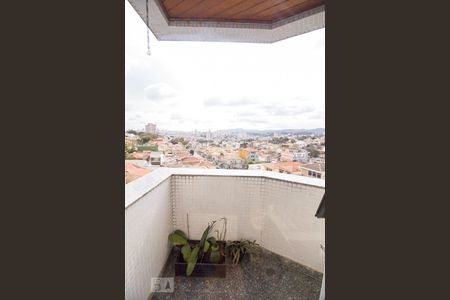 Apartamento à venda com 190m², 4 quartos e 4 vagas Apartamento à venda com 190m², 4 quartos e 4 vagasVaranda Quarto 4 - Suíte