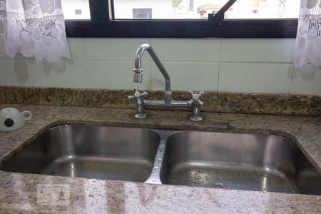 Apartamento à venda com 190m², 4 quartos e 4 vagas Apartamento à venda com 190m², 4 quartos e 4 vagasCozinha