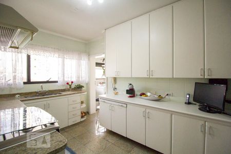 Apartamento à venda com 190m², 4 quartos e 4 vagas Apartamento à venda com 190m², 4 quartos e 4 vagasCozinha
