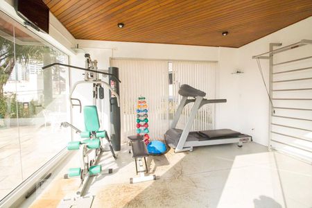 Apartamento à venda com 190m², 4 quartos e 4 vagas Apartamento à venda com 190m², 4 quartos e 4 vagasAcademia