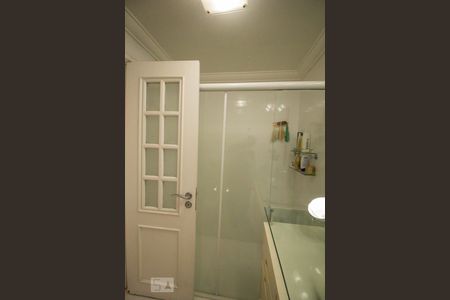 Apartamento à venda com 190m², 4 quartos e 4 vagas Apartamento à venda com 190m², 4 quartos e 4 vagasBanheiro Quarto 3 - Suíte