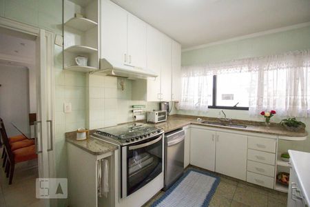 Apartamento à venda com 190m², 4 quartos e 4 vagas Apartamento à venda com 190m², 4 quartos e 4 vagasCozinha