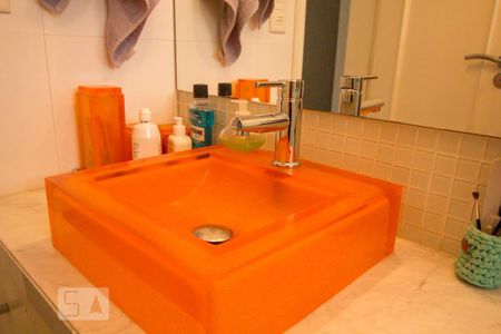 Apartamento à venda com 190m², 4 quartos e 4 vagas Apartamento à venda com 190m², 4 quartos e 4 vagasBanheiro