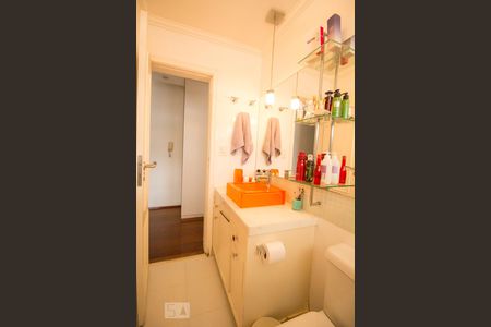 Apartamento à venda com 190m², 4 quartos e 4 vagas Apartamento à venda com 190m², 4 quartos e 4 vagasBanheiro