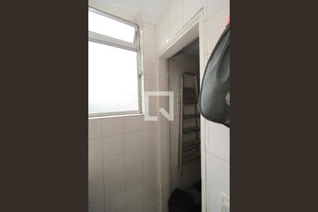 Apartamento à venda com 68m², 2 quartos e 2 vagasBanheiro de serviço