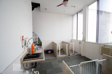 Casa à venda com 360m², 4 quartos e 3 vagas Casa à venda com 360m², 4 quartos e 3 vagasÁrea de Serviço