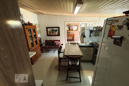 Casa à venda com 140m², 2 quartos e 3 vagas Casa à venda com 140m², 2 quartos e 3 vagasCozinha