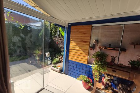 Casa à venda com 140m², 2 quartos e 3 vagas Casa à venda com 140m², 2 quartos e 3 vagasVaranda Quarto 2