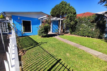 Casa à venda com 140m², 2 quartos e 3 vagas Casa à venda com 140m², 2 quartos e 3 vagasFachada