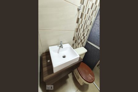 Casa à venda com 140m², 2 quartos e 3 vagas Casa à venda com 140m², 2 quartos e 3 vagasBanheiro