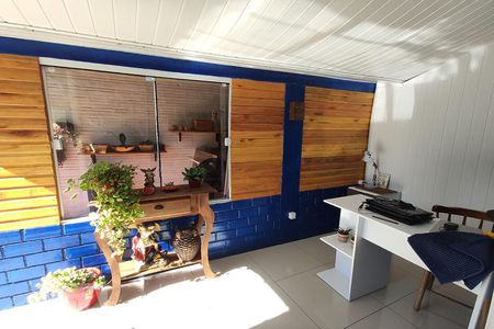 Casa à venda com 140m², 2 quartos e 3 vagas Casa à venda com 140m², 2 quartos e 3 vagasVaranda Quarto 2