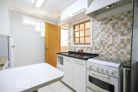 Cozinha de kitnet/studio para alugar com 1 quarto, 32m² em Vila Penteado, São Paulo