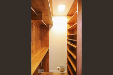 Closet de kitnet/studio para alugar com 1 quarto, 32m² em Vila Penteado, São Paulo