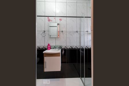 Casa à venda com 250m², 4 quartos e 2 vagasBanheiro quarto 4 suíte