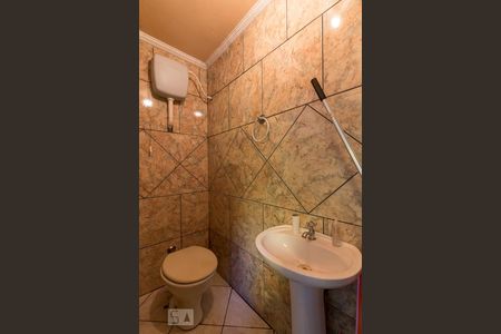 Casa à venda com 250m², 4 quartos e 2 vagasBanheiro de serviço