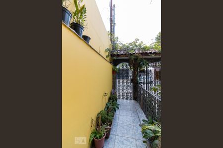 Casa à venda com 250m², 4 quartos e 2 vagasEntrada da casa