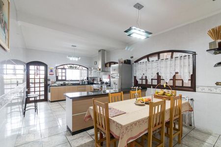 Casa à venda com 250m², 4 quartos e 2 vagasCopa