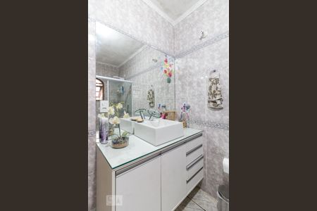 Casa à venda com 250m², 4 quartos e 2 vagasBanheiro social