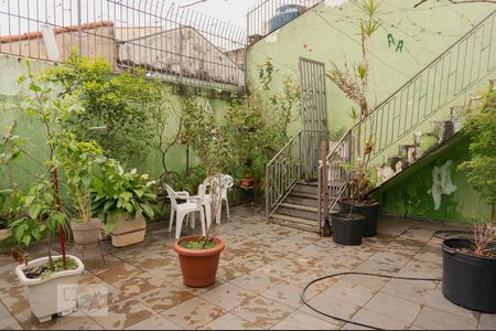 Casa à venda com 330m², 4 quartos e 2 vagas Casa à venda com 330m², 4 quartos e 2 vagasQuintal