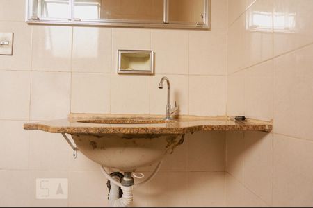 Casa à venda com 330m², 4 quartos e 2 vagas Casa à venda com 330m², 4 quartos e 2 vagasBanheiro Social