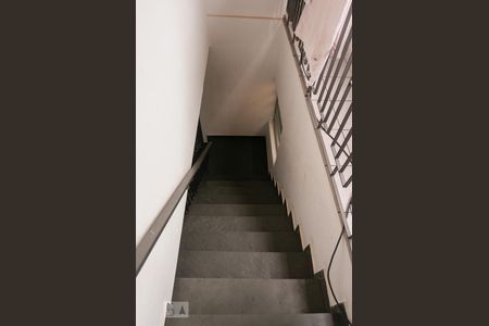 Casa à venda com 330m², 4 quartos e 2 vagas Casa à venda com 330m², 4 quartos e 2 vagasEscadas