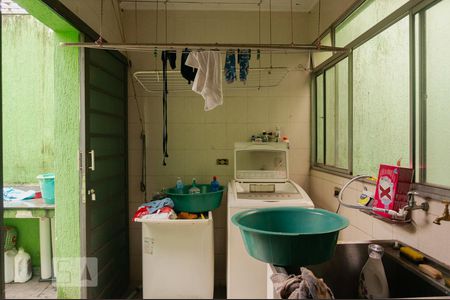 Casa à venda com 330m², 4 quartos e 2 vagas Casa à venda com 330m², 4 quartos e 2 vagasÁrea de Serviço