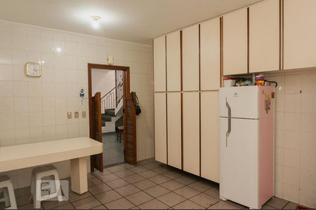 Casa à venda com 330m², 4 quartos e 2 vagas Casa à venda com 330m², 4 quartos e 2 vagasCozinha