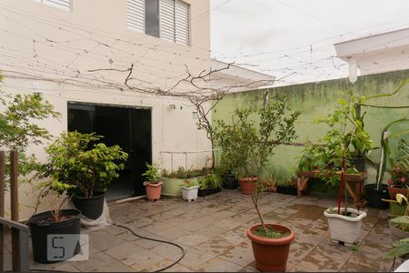 Casa à venda com 330m², 4 quartos e 2 vagas Casa à venda com 330m², 4 quartos e 2 vagasQuintal