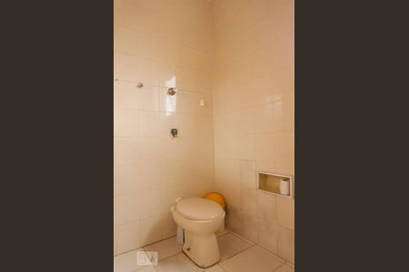 Casa à venda com 330m², 4 quartos e 2 vagas Casa à venda com 330m², 4 quartos e 2 vagasBanheiro Social