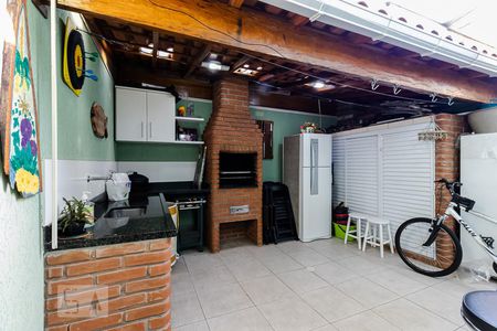 Casa à venda com 130m², 3 quartos e 2 vagas Casa à venda com 130m², 3 quartos e 2 vagasChurrasqueira