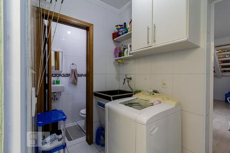 Casa à venda com 130m², 3 quartos e 2 vagas Casa à venda com 130m², 3 quartos e 2 vagasÁrea de Serviço