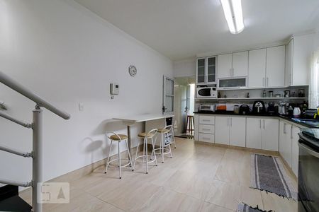 Casa à venda com 130m², 3 quartos e 2 vagas Casa à venda com 130m², 3 quartos e 2 vagasCozinha