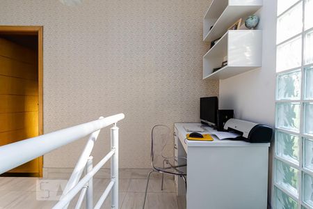 Casa à venda com 130m², 3 quartos e 2 vagas Casa à venda com 130m², 3 quartos e 2 vagasEscritório