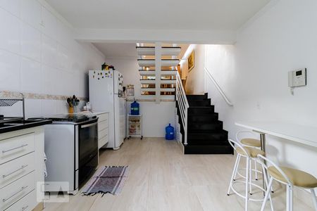 Casa à venda com 130m², 3 quartos e 2 vagas Casa à venda com 130m², 3 quartos e 2 vagasCozinha