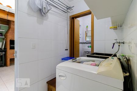 Casa à venda com 130m², 3 quartos e 2 vagas Casa à venda com 130m², 3 quartos e 2 vagasÁrea de Serviço