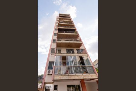 Apartamento à venda com 86m², 2 quartos e 1 vaga Apartamento à venda com 86m², 2 quartos e 1 vagaFachada