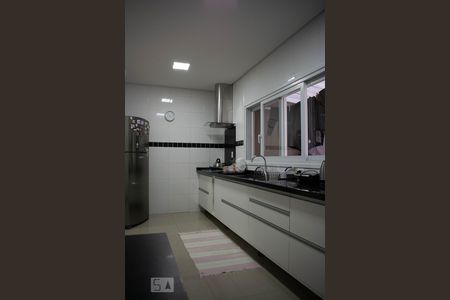 Casa de condomínio à venda com 213m², 4 quartos e 4 vagasCozinha