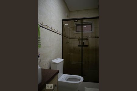 Casa de condomínio à venda com 213m², 4 quartos e 4 vagasBanheiro