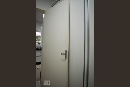 Casa de condomínio à venda com 213m², 4 quartos e 4 vagasÁrea de Serviço