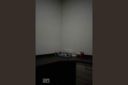 Casa de condomínio à venda com 213m², 4 quartos e 4 vagasEscritório