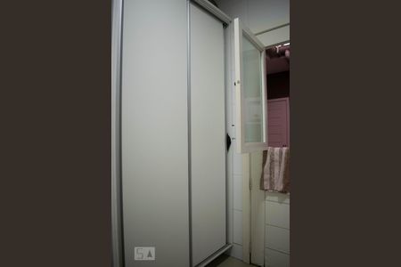 Casa de condomínio à venda com 213m², 4 quartos e 4 vagasÁrea de Serviço