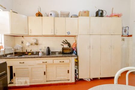 Casa à venda com 460m², 3 quartos e 2 vagas Casa à venda com 460m², 3 quartos e 2 vagasCozinha Casa 1