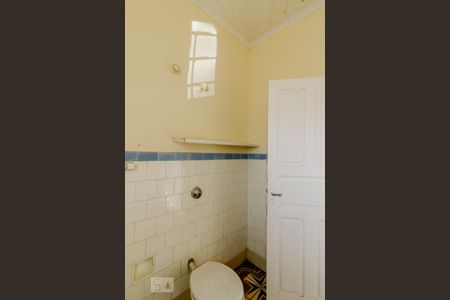 Casa à venda com 460m², 3 quartos e 2 vagas Casa à venda com 460m², 3 quartos e 2 vagasBanheiro Casa 2