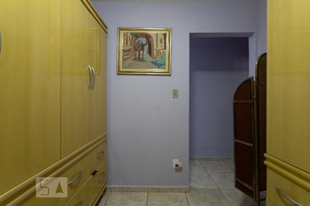 Casa à venda com 150m², 2 quartos e 2 vagas Casa à venda com 150m², 2 quartos e 2 vagasCloset