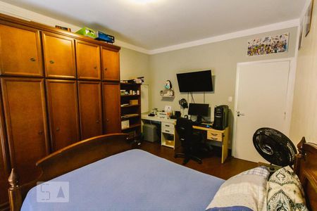 Casa à venda com 240m², 3 quartos e 2 vagasSuíte 3