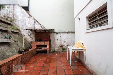 Casa à venda com 196m², 4 quartos e 2 vagasQuintal